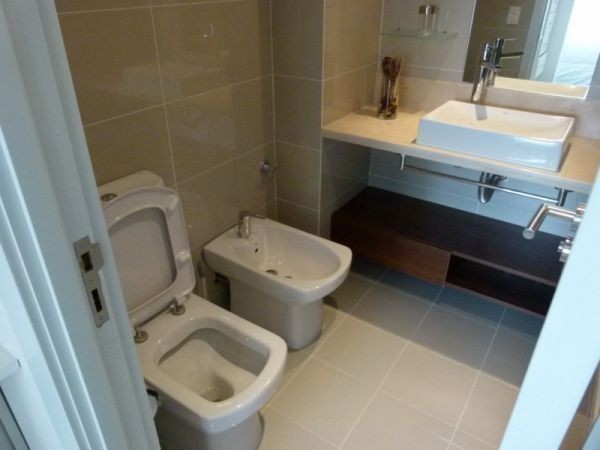 Moderno departamento en alquiler sobre Avenida Roosevelt.